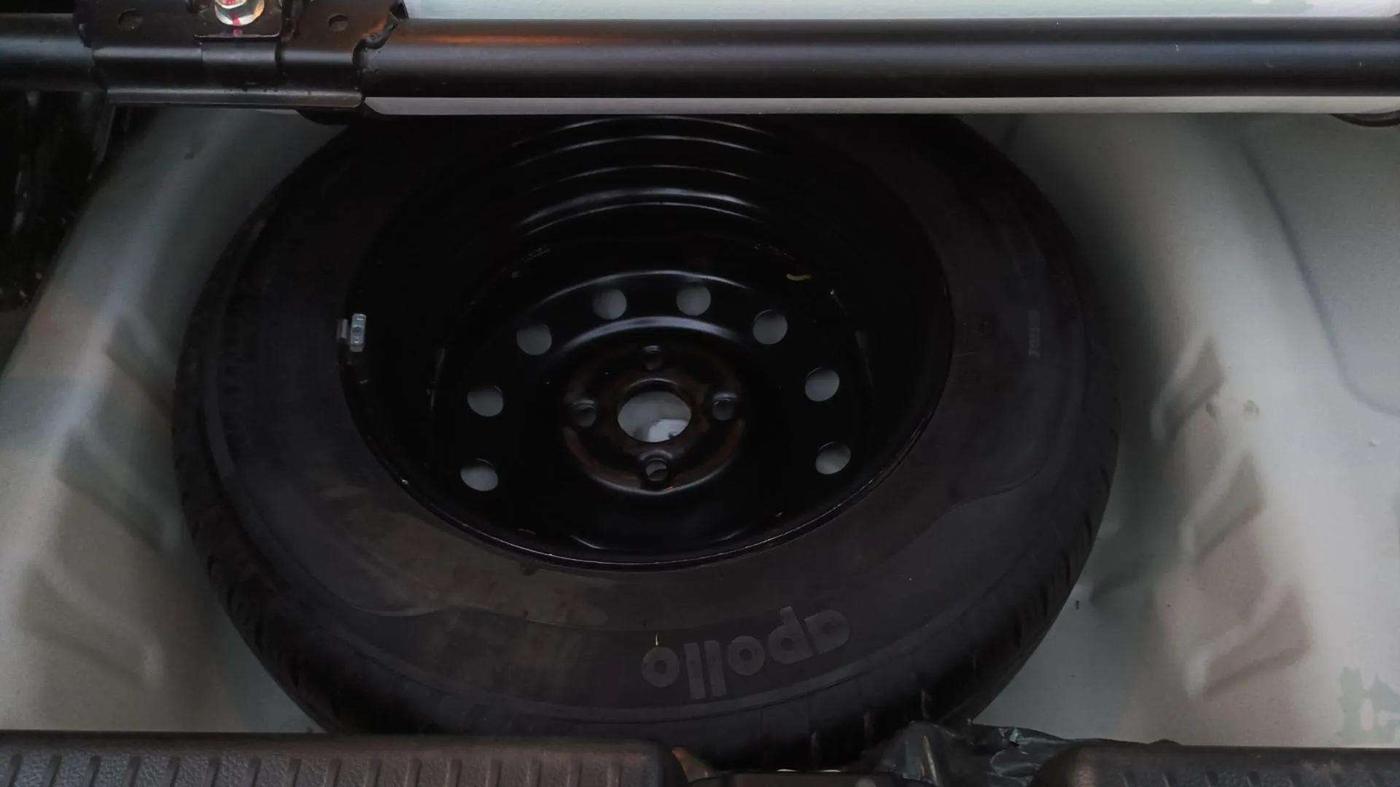 2022 Maruti Dzire VXI CNG, CNG, Manual, 49,909 km, Spare Tyre