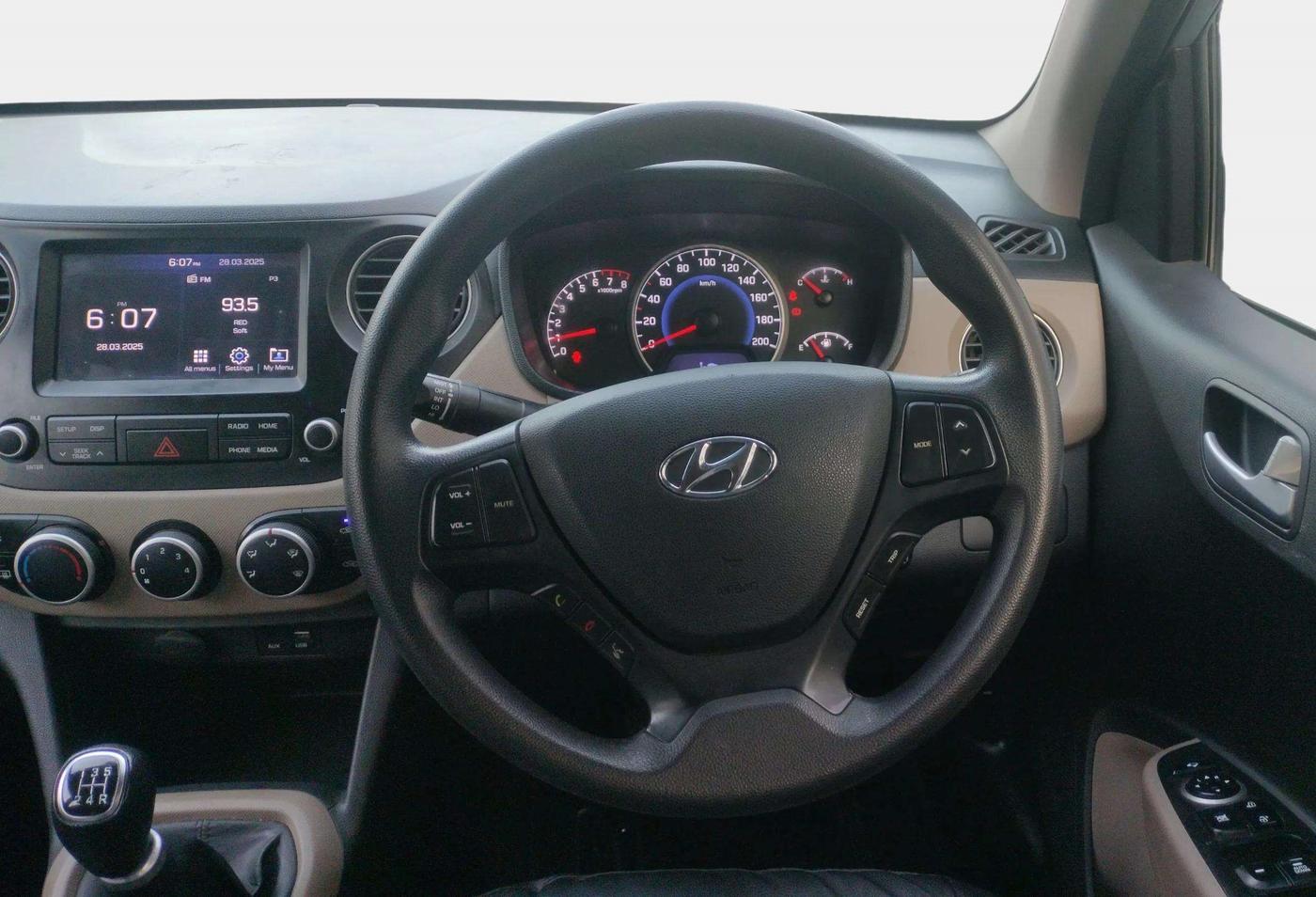 2019 Hyundai Grand i10 SPORTZ 1.2 KAPPA VTVT, Petrol, Manual, 22,978 km, Steering Wheel Close Up