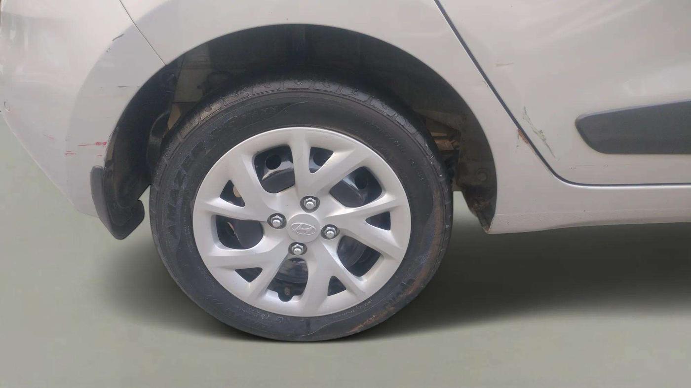 2019 Hyundai Grand i10 SPORTZ 1.2 KAPPA VTVT, Petrol, Manual, 22,978 km, Right Rear Wheel
