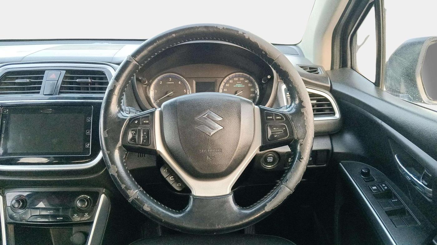 2017 Maruti S Cross ALPHA 1.3, Diesel, Manual, 74,584 km, Steering Wheel Close Up