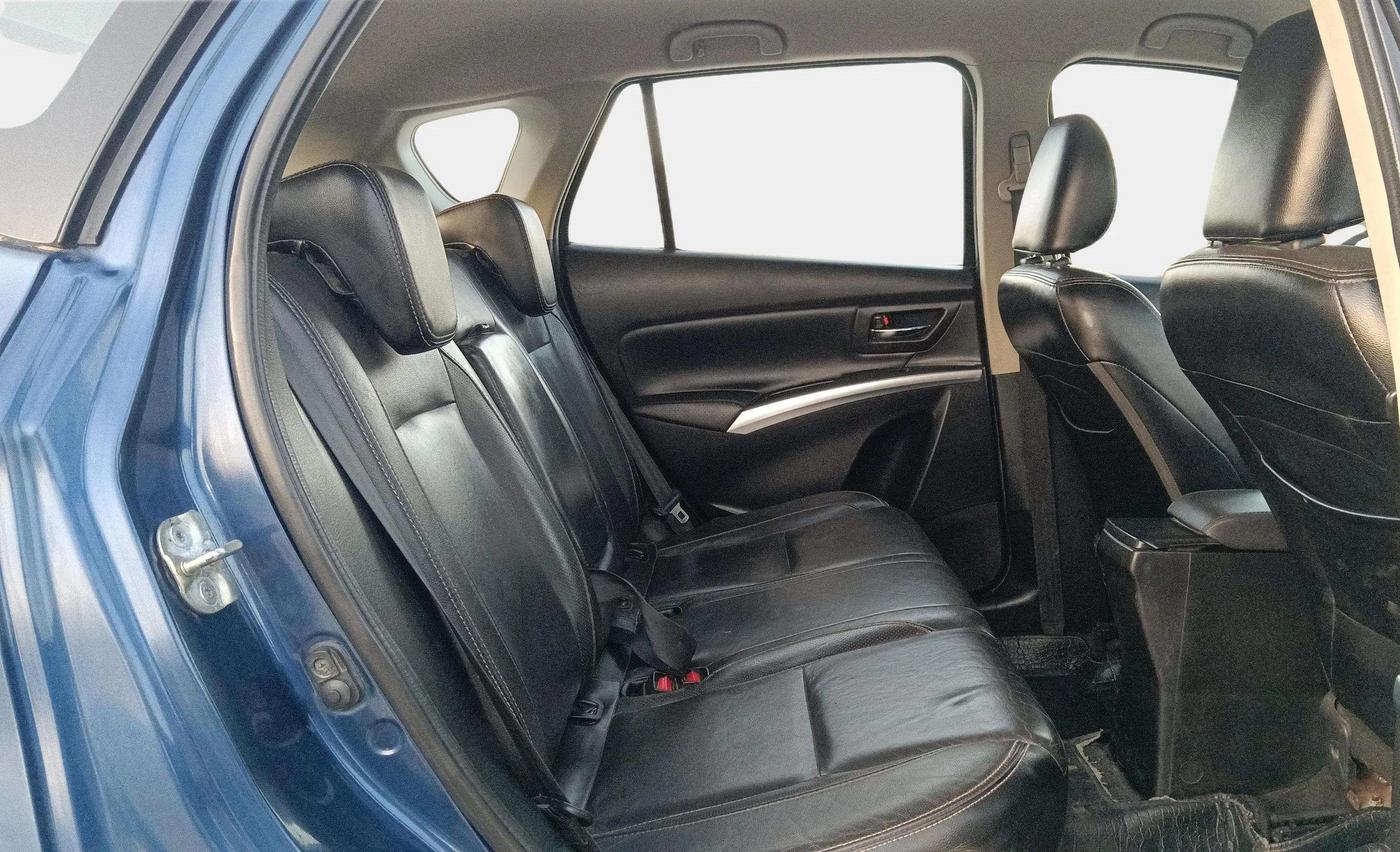 2017 Maruti S Cross ALPHA 1.3, Diesel, Manual, 74,584 km, Right Side Rear Door Cabin