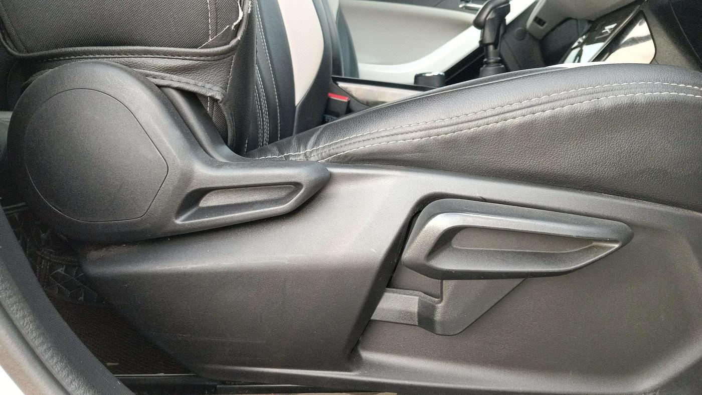 2024 Tata NEXON CREATIVE + 1.2 PETROL, Petrol, Manual, 19,452 km, Driver Side Adjustment Panel