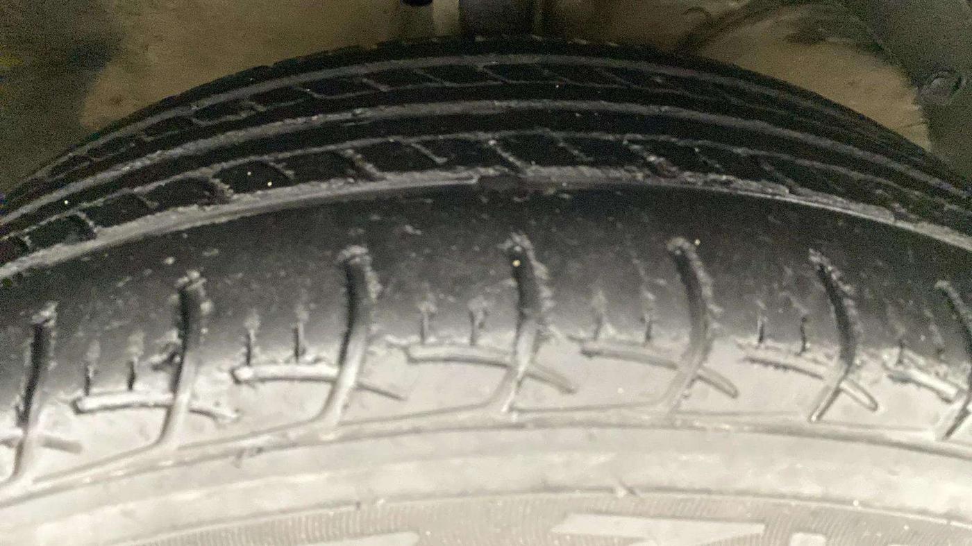 2018 Maruti Baleno DELTA PETROL 1.2, Petrol, Manual, 72,920 km, Right Front Tyre Tread