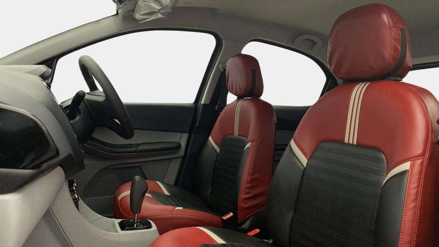 2023 Tata Tiago XTA PETROL, Petrol, Automatic, 27,412 km, Right Side Front Door Cabin