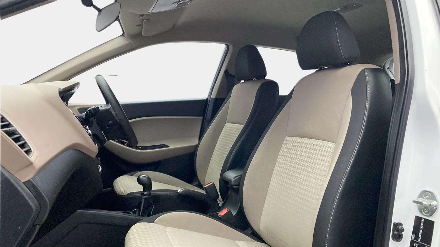 2020 Hyundai Elite i20 SPORTZ PLUS 1.2, Petrol, Manual, 21,788 km, Right Side Front Door Cabin