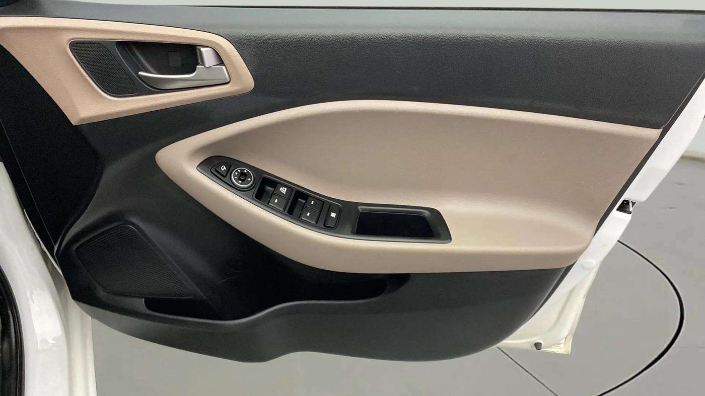 2020 Hyundai Elite i20 SPORTZ PLUS 1.2, Petrol, Manual, 21,788 km, Driver Side Door Panels Control