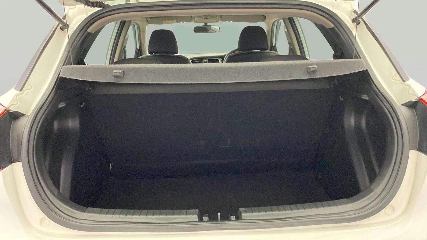 2020 Hyundai Elite i20 SPORTZ PLUS 1.2, Petrol, Manual, 21,788 km, Boot Inside