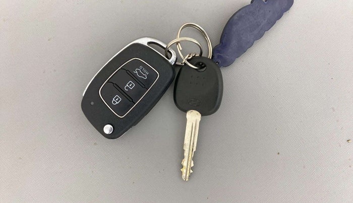 2019 Hyundai GRAND I10 NIOS SPORTZ AMT 1.2 KAPPA VTVT, Petrol, Automatic, 29,508 km, Key Close Up
