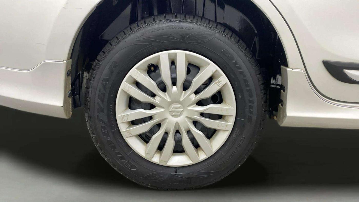 2019 Maruti Dzire VXI, Petrol, Manual, 60,947 km, Right Rear Wheel