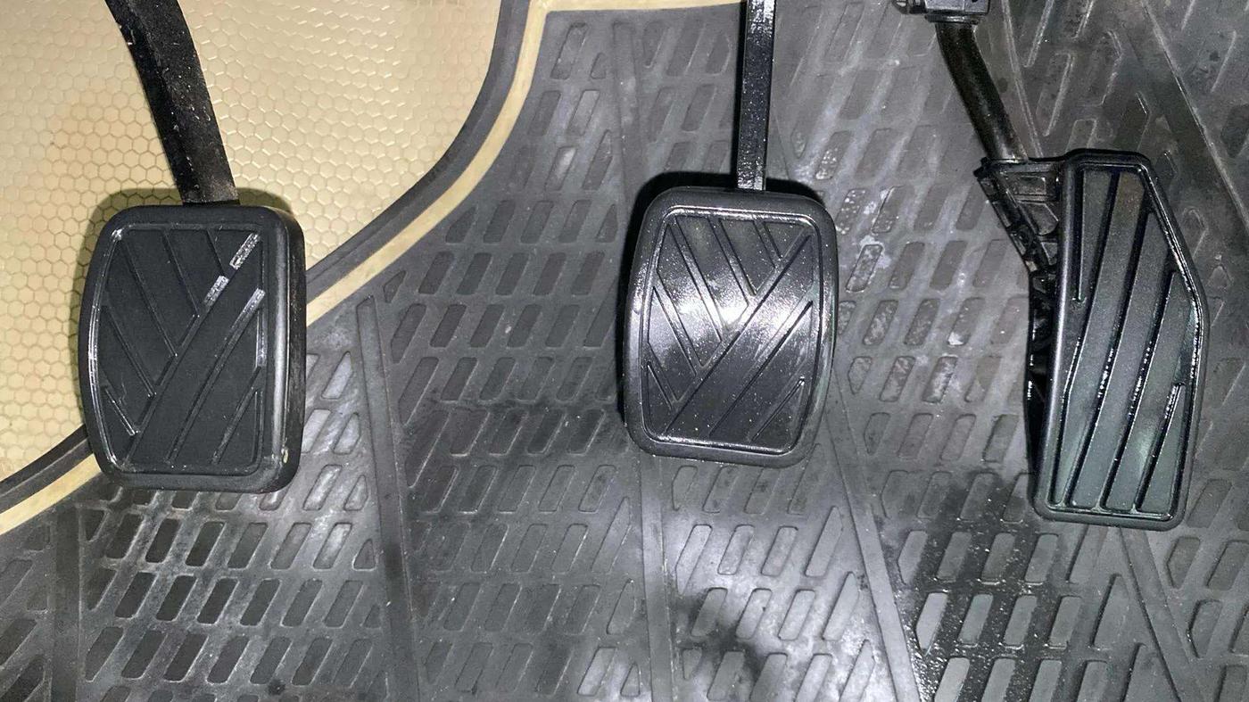 2019 Maruti Dzire VXI, Petrol, Manual, 60,947 km, Pedals
