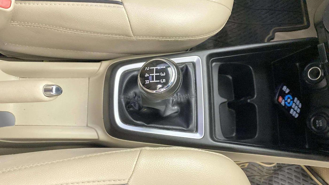 2019 Maruti Dzire VXI, Petrol, Manual, 60,947 km, Gear Lever