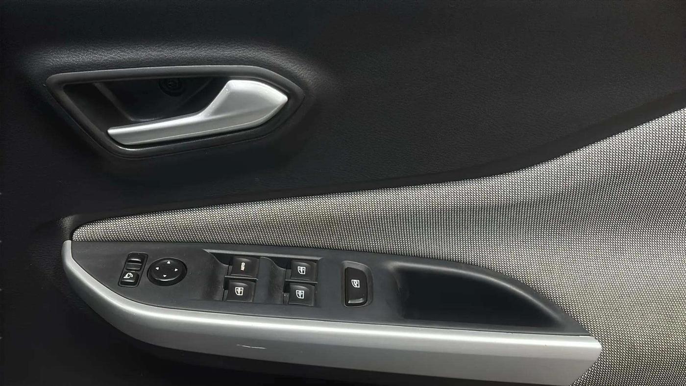 2022 Nissan MAGNITE XV EXECUTIVE, Petrol, Manual, 17,899 km, Driver Side Door Panels Control