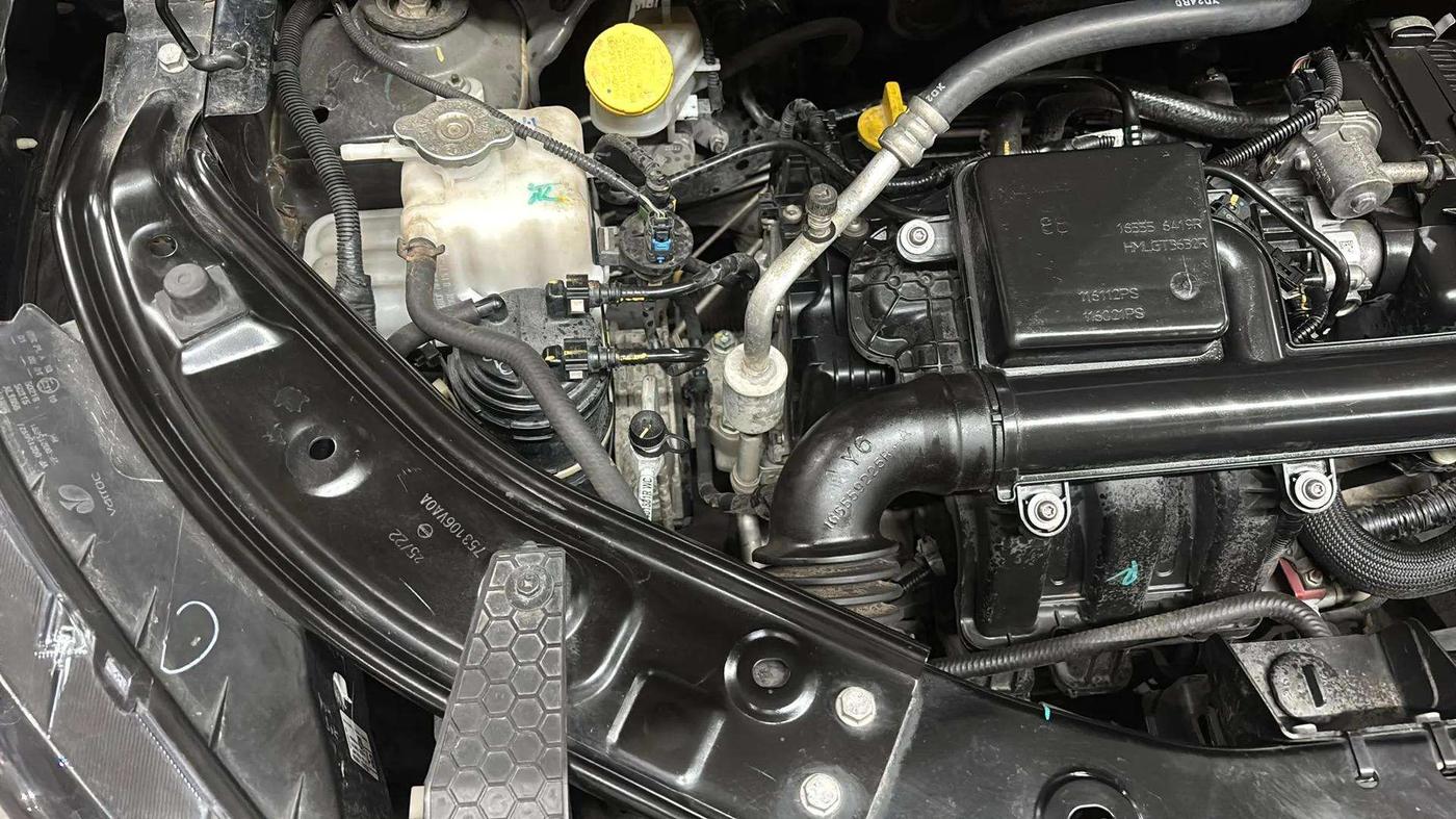 2022 Nissan MAGNITE XV EXECUTIVE, Petrol, Manual, 17,899 km, Engine View - Right