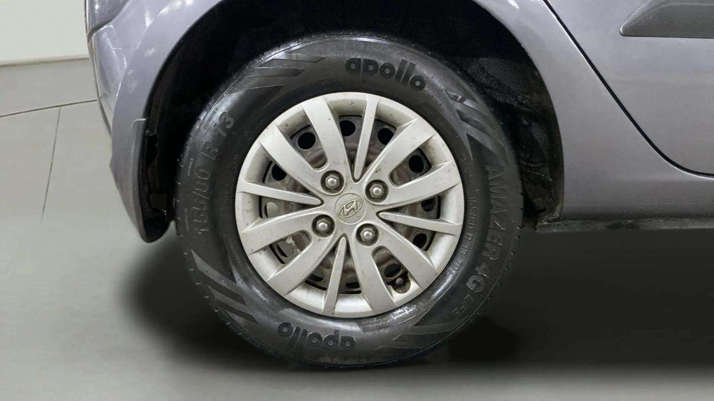 2015 Hyundai i10 SPORTZ 1.1, Petrol, Manual, 59,348 km, Right Rear Wheel