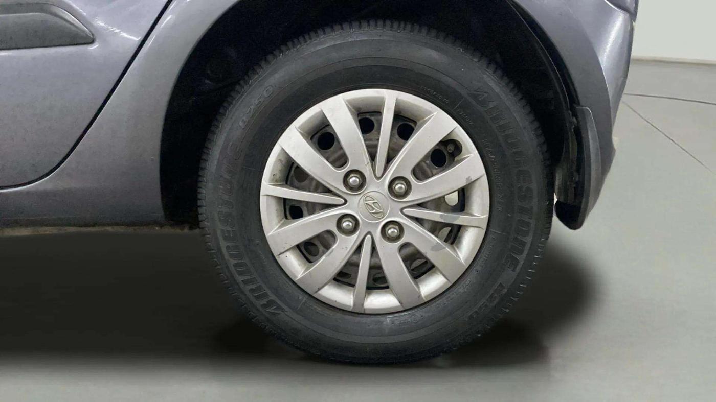 2015 Hyundai i10 SPORTZ 1.1, Petrol, Manual, 59,348 km, Left Rear Wheel