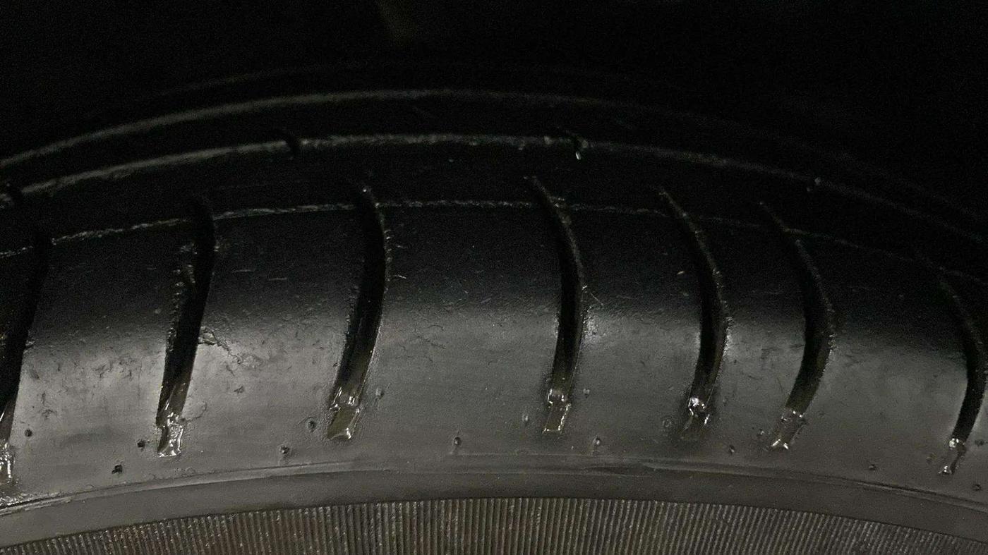 2015 Hyundai i10 SPORTZ 1.1, Petrol, Manual, 59,348 km, Right Rear Tyre Tread
