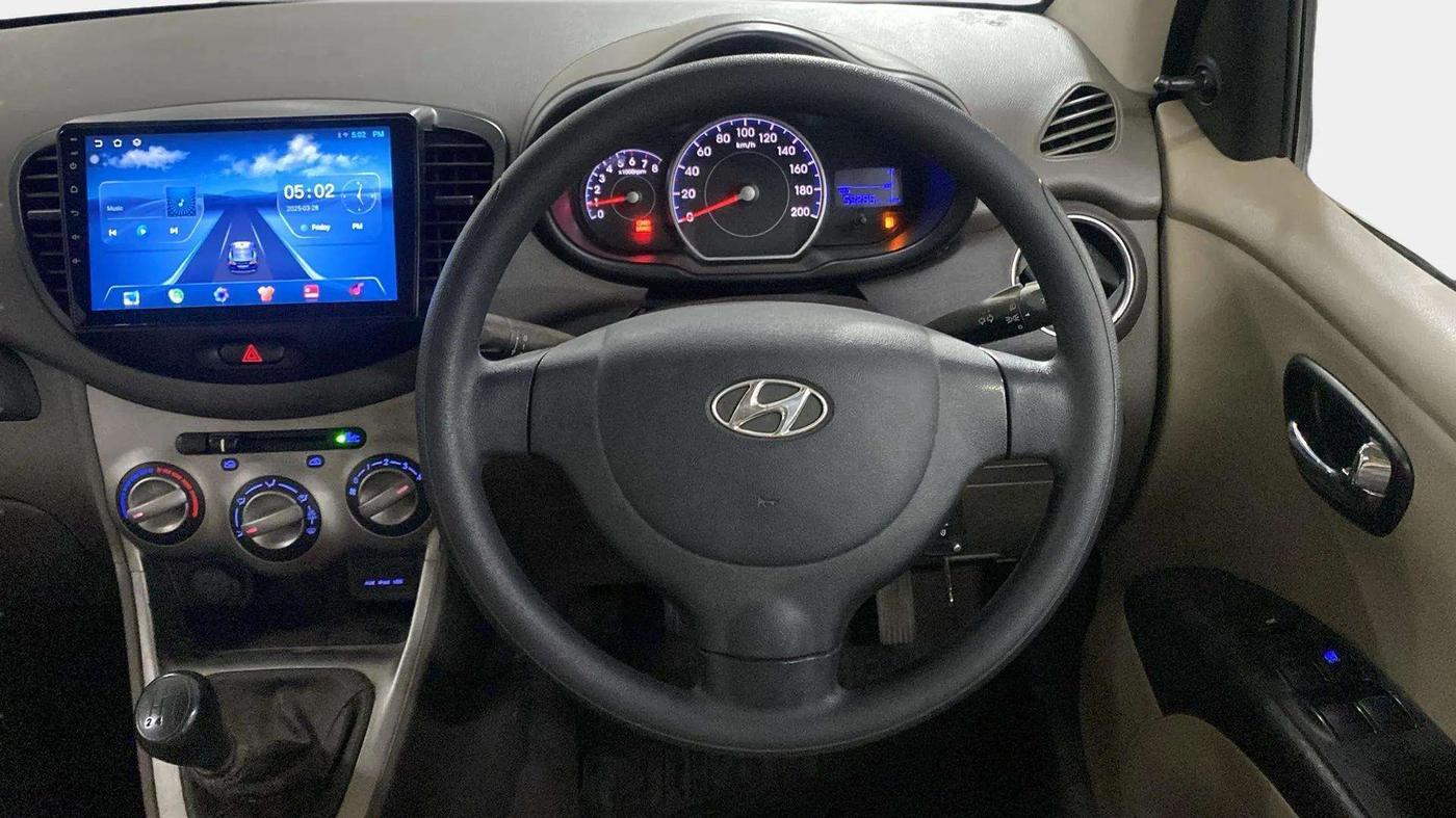 2015 Hyundai i10 SPORTZ 1.1, Petrol, Manual, 59,348 km, Steering Wheel Close Up