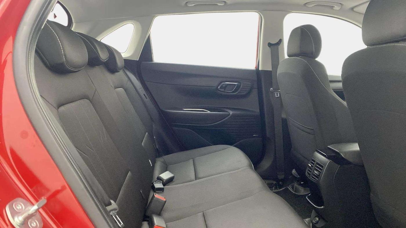 2023 Hyundai NEW I20 ASTA 1.2 MT, Petrol, Manual, 19,252 km, Right Side Rear Door Cabin