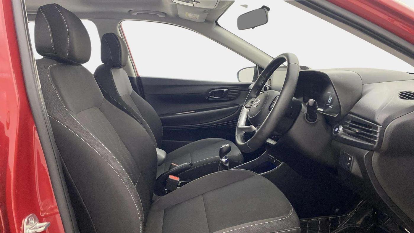 2023 Hyundai NEW I20 ASTA 1.2 MT, Petrol, Manual, 19,252 km, Right Side Front Door Cabin