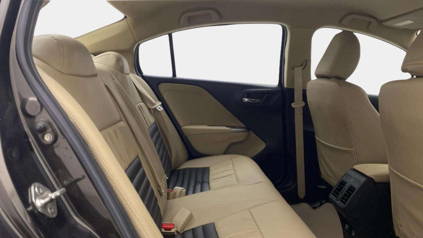 2015 Honda City 1.5L I-VTEC V MT, Petrol, Manual, 60,958 km, Right Side Rear Door Cabin
