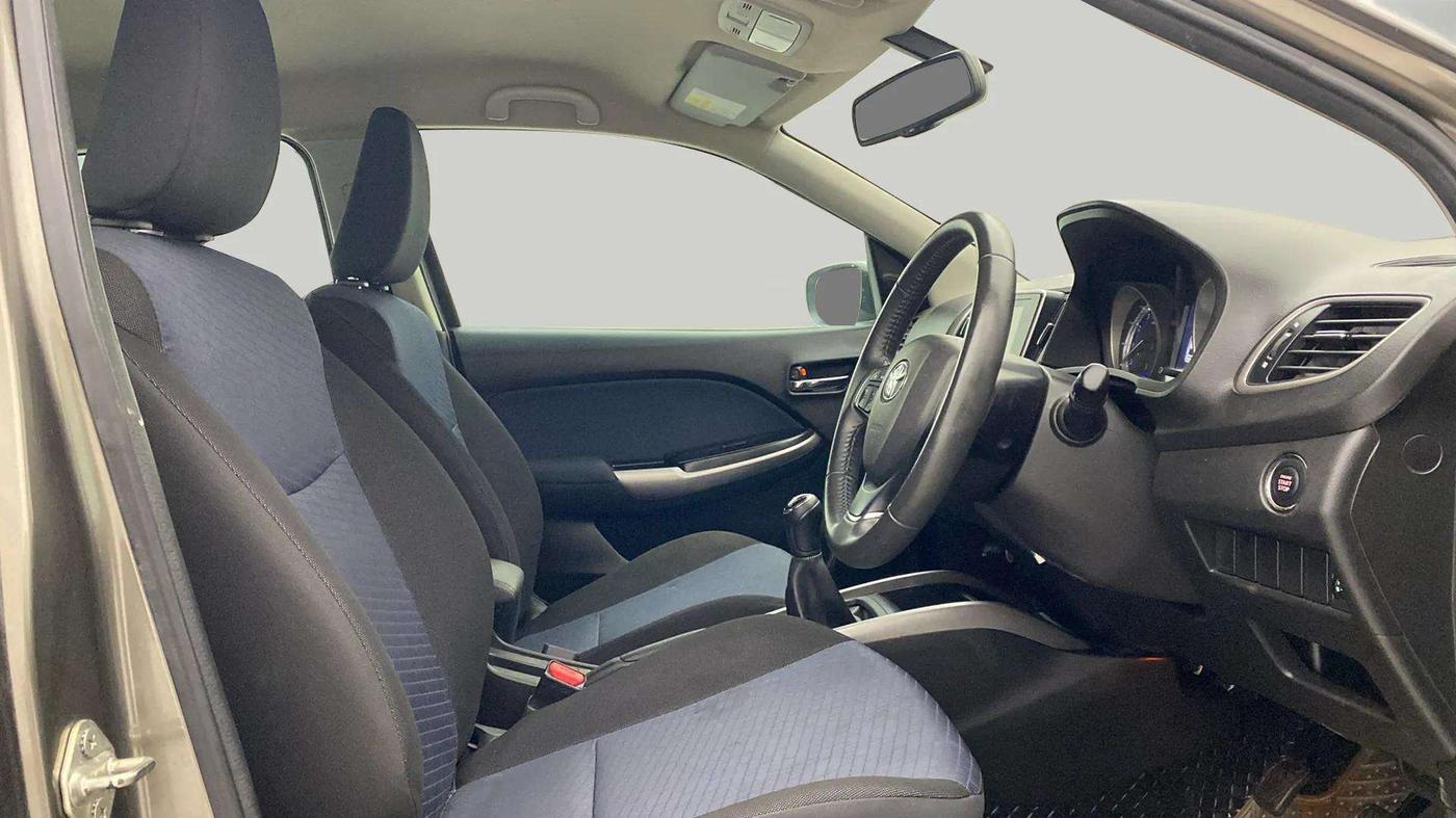 2022 Toyota Glanza V, Petrol, Manual, 66,697 km, Right Side Front Door Cabin