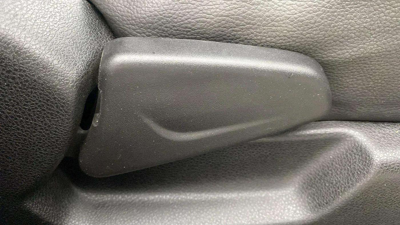 2019 Renault Kwid RXT 1.0 AMT (O), Petrol, Automatic, 9,577 km, Driver Side Adjustment Panel