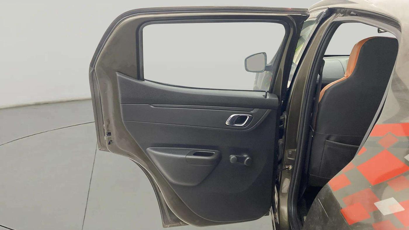 2019 Renault Kwid RXT 1.0 AMT (O), Petrol, Automatic, 9,577 km, LHS Rear Door
