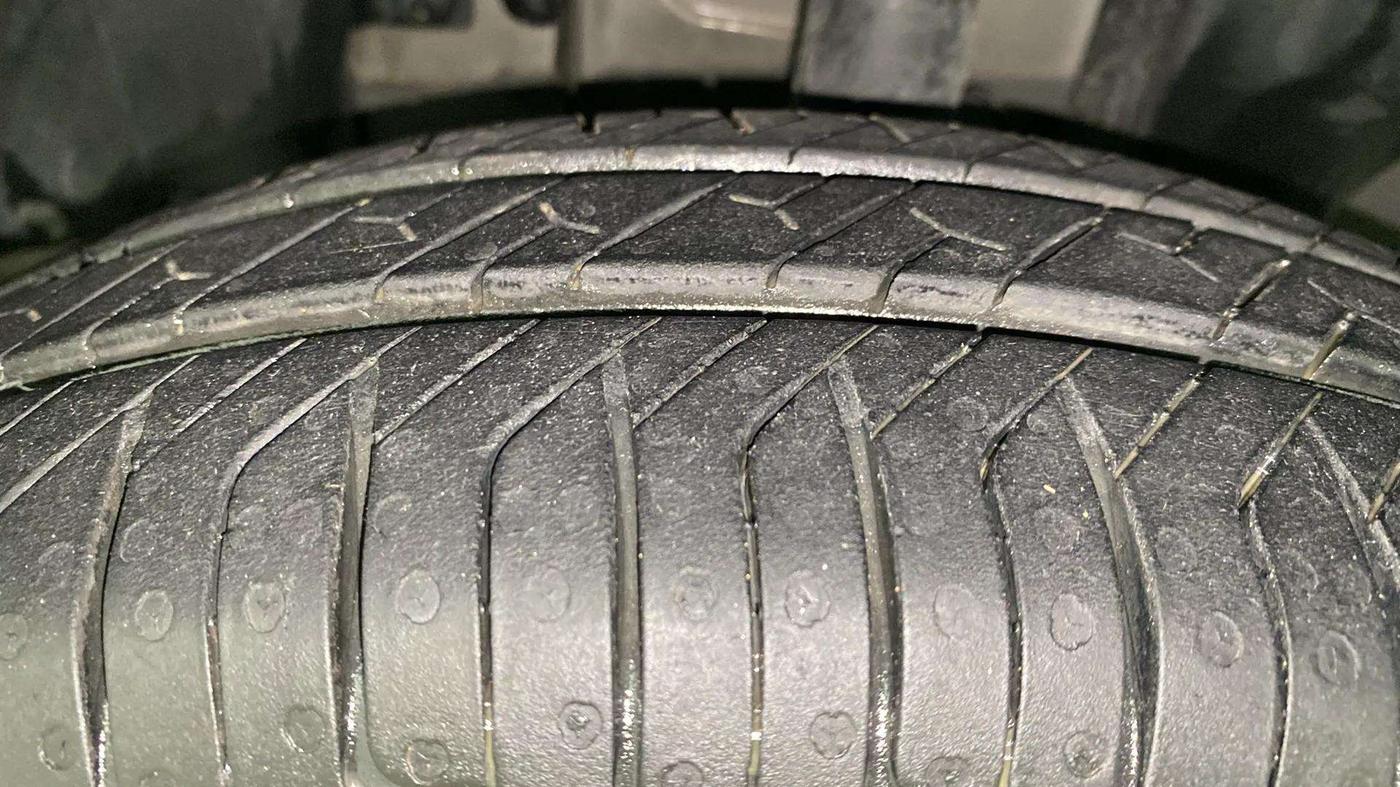 2019 Renault Kwid RXT 1.0 AMT (O), Petrol, Automatic, 9,577 km, Left Front Tyre Tread