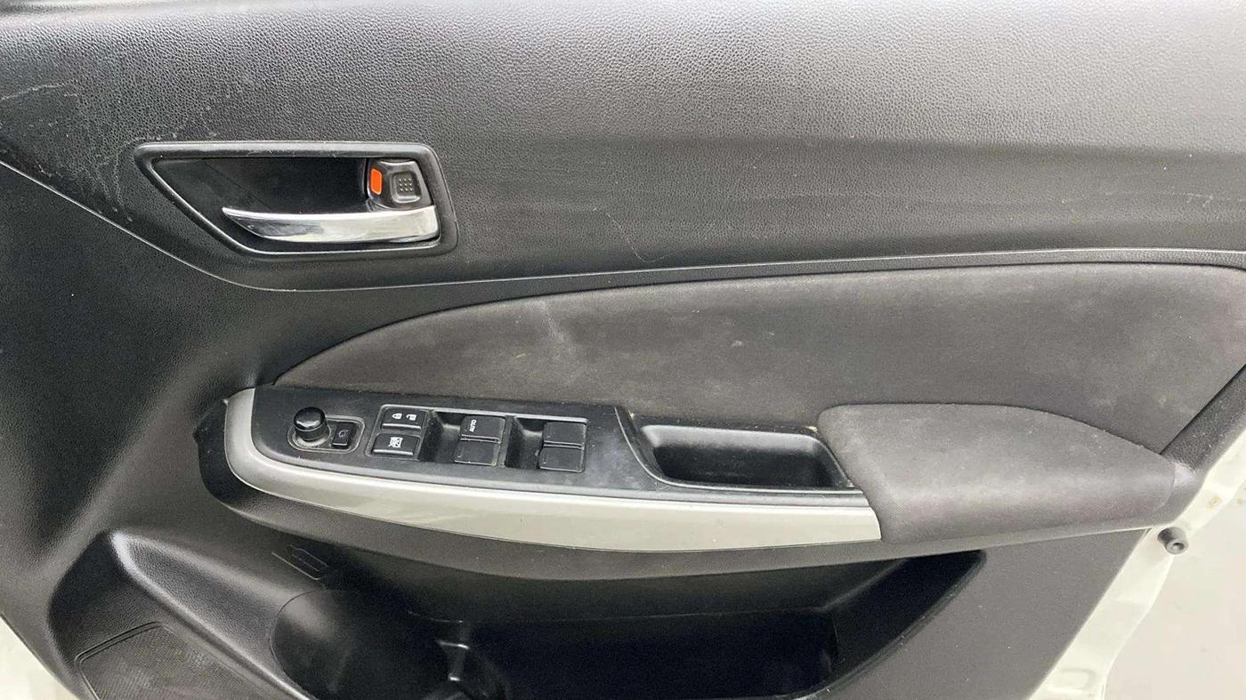 2018 Maruti Swift ZXI AMT, Petrol, Automatic, 54,999 km, Driver Side Door Panels Control