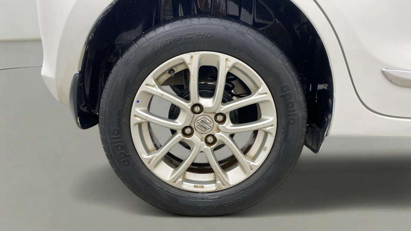 2018 Maruti Swift ZXI AMT, Petrol, Automatic, 54,999 km, Right Rear Wheel
