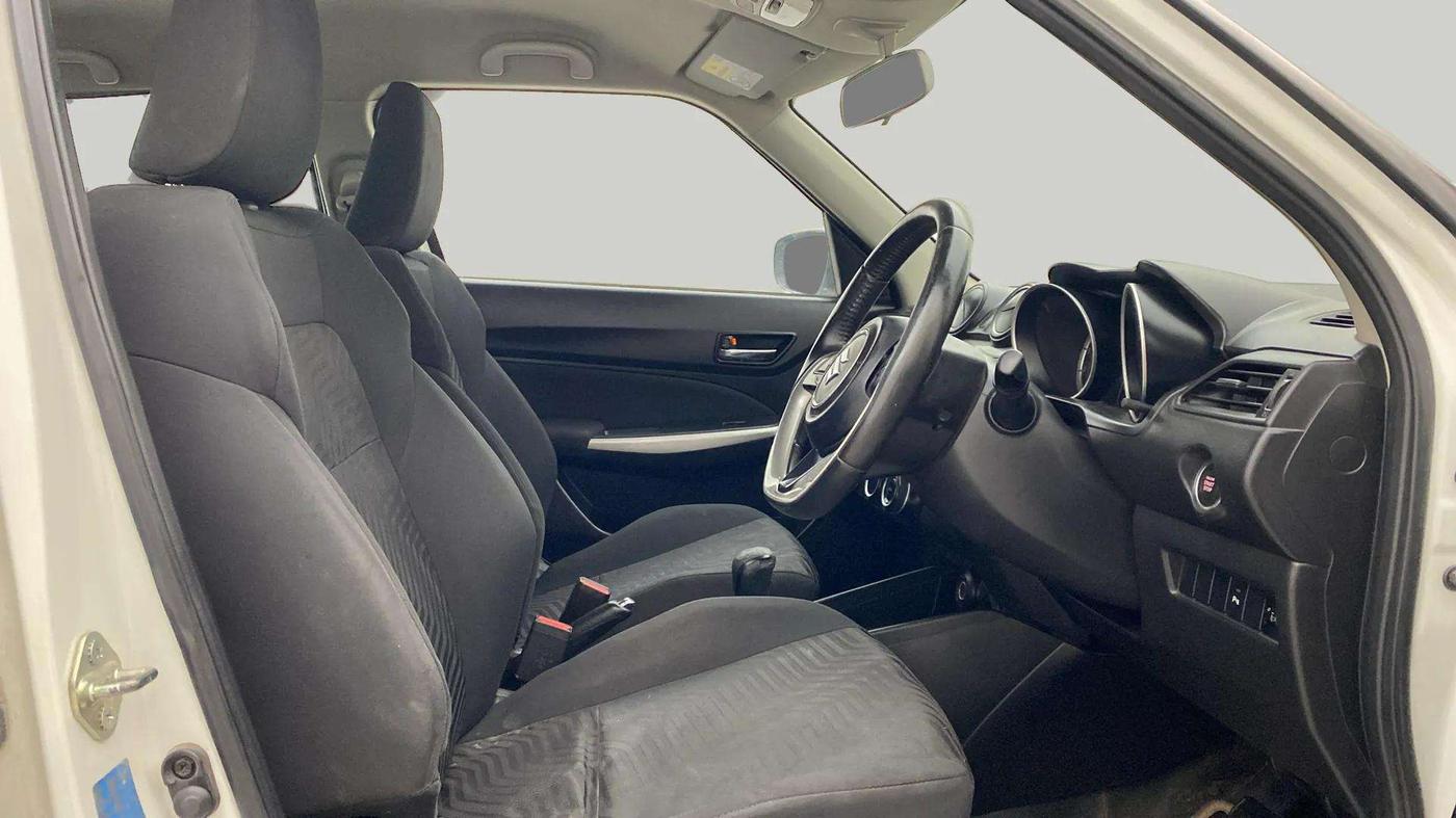 2018 Maruti Swift ZXI AMT, Petrol, Automatic, 54,999 km, Right Side Front Door Cabin