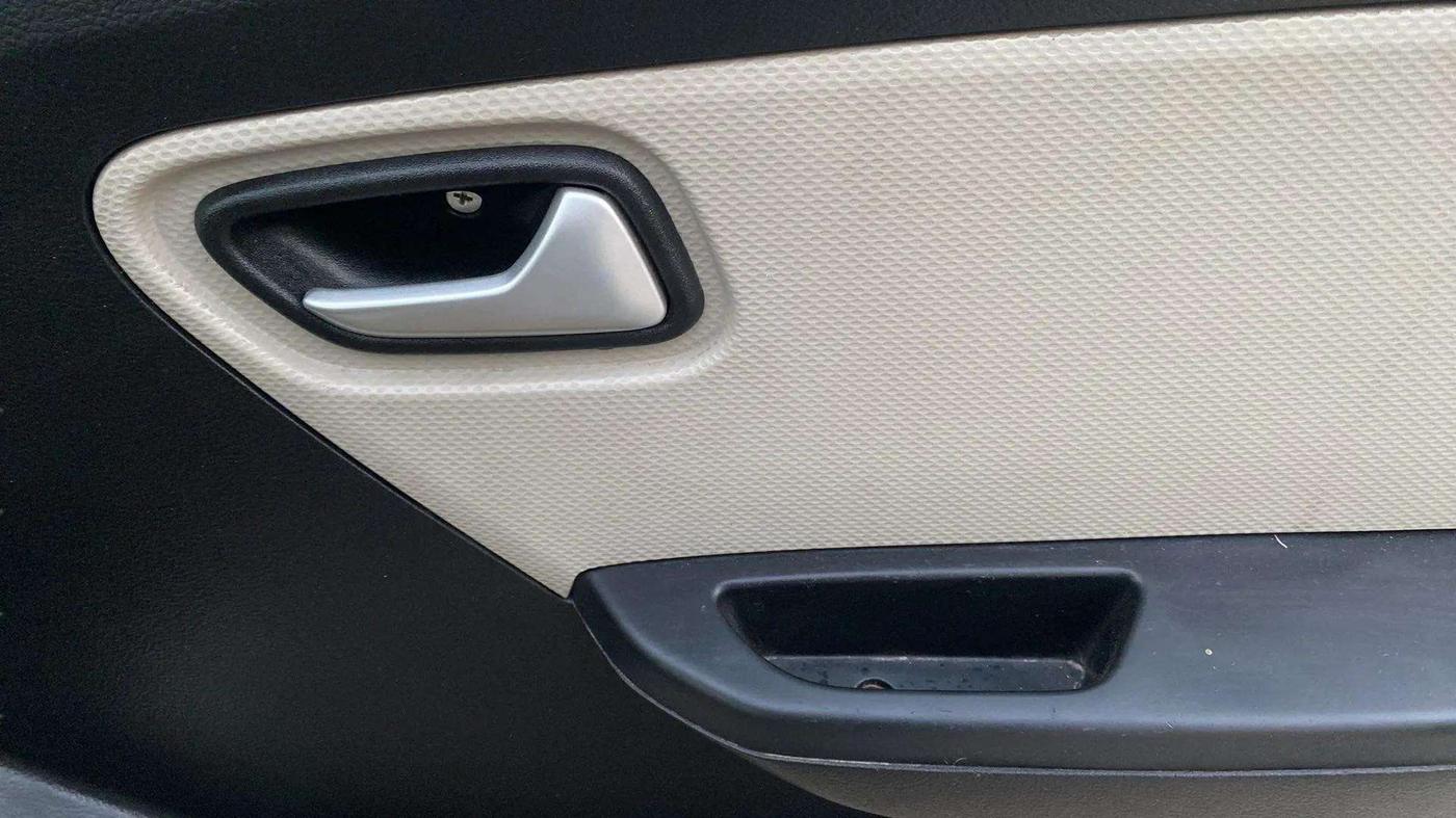 2020 Maruti Alto VXI, Petrol, Manual, 31,071 km, Driver Side Door Panels Control
