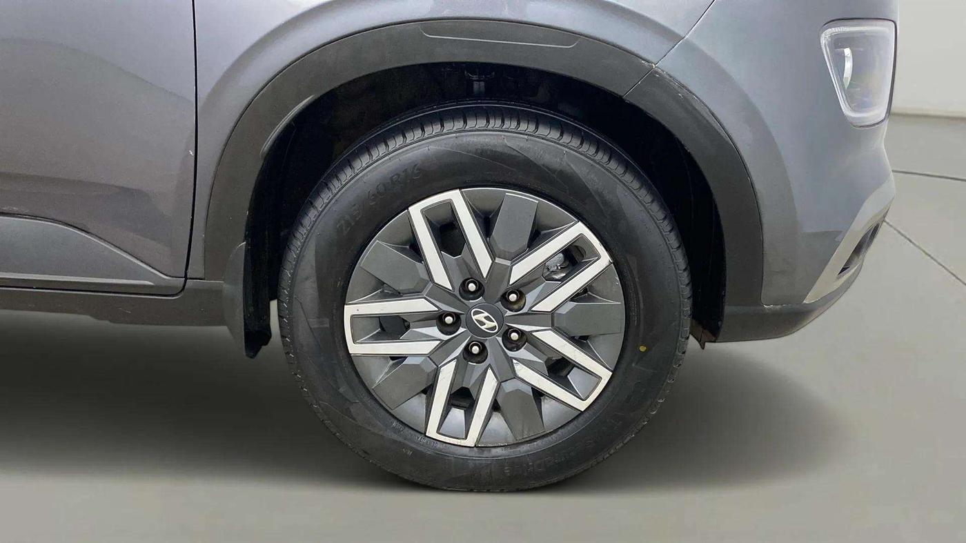 2021 Hyundai VENUE SX 1.5 CRDI, Diesel, Manual, 74,717 km, Right Front Wheel