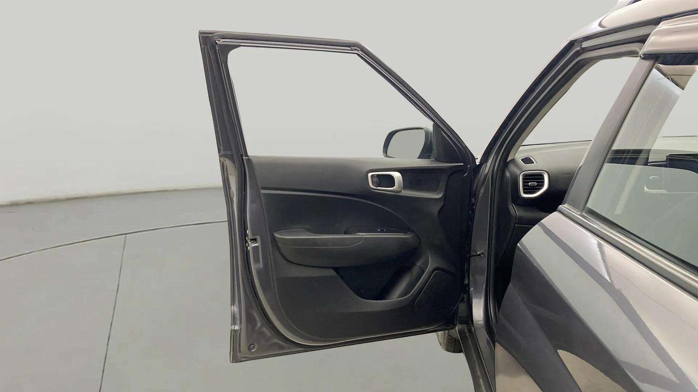 2021 Hyundai VENUE SX 1.5 CRDI, Diesel, Manual, 74,717 km, LHS Front Door