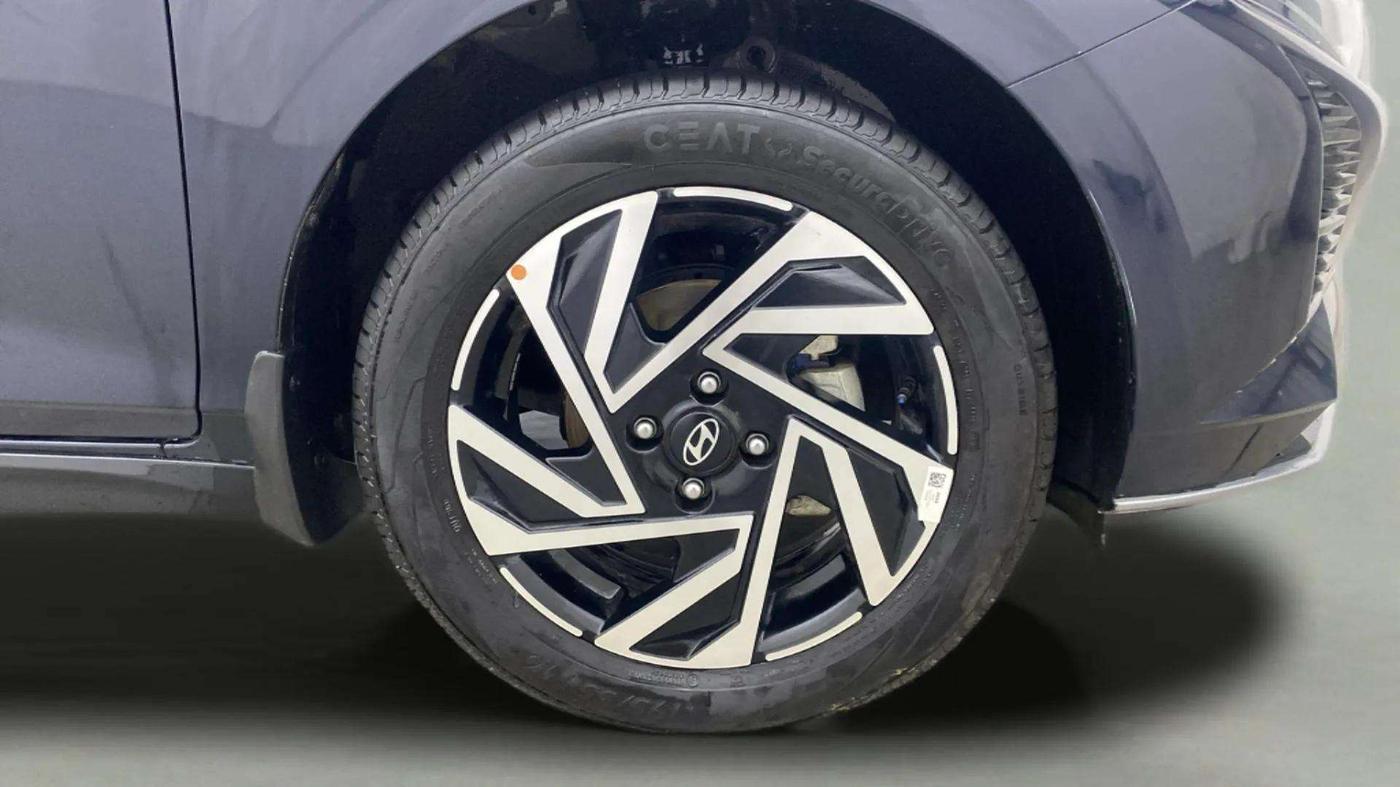 2023 Hyundai NEW I20 ASTA (O) 1.2 MT, Petrol, Manual, 6,548 km, Right Front Wheel