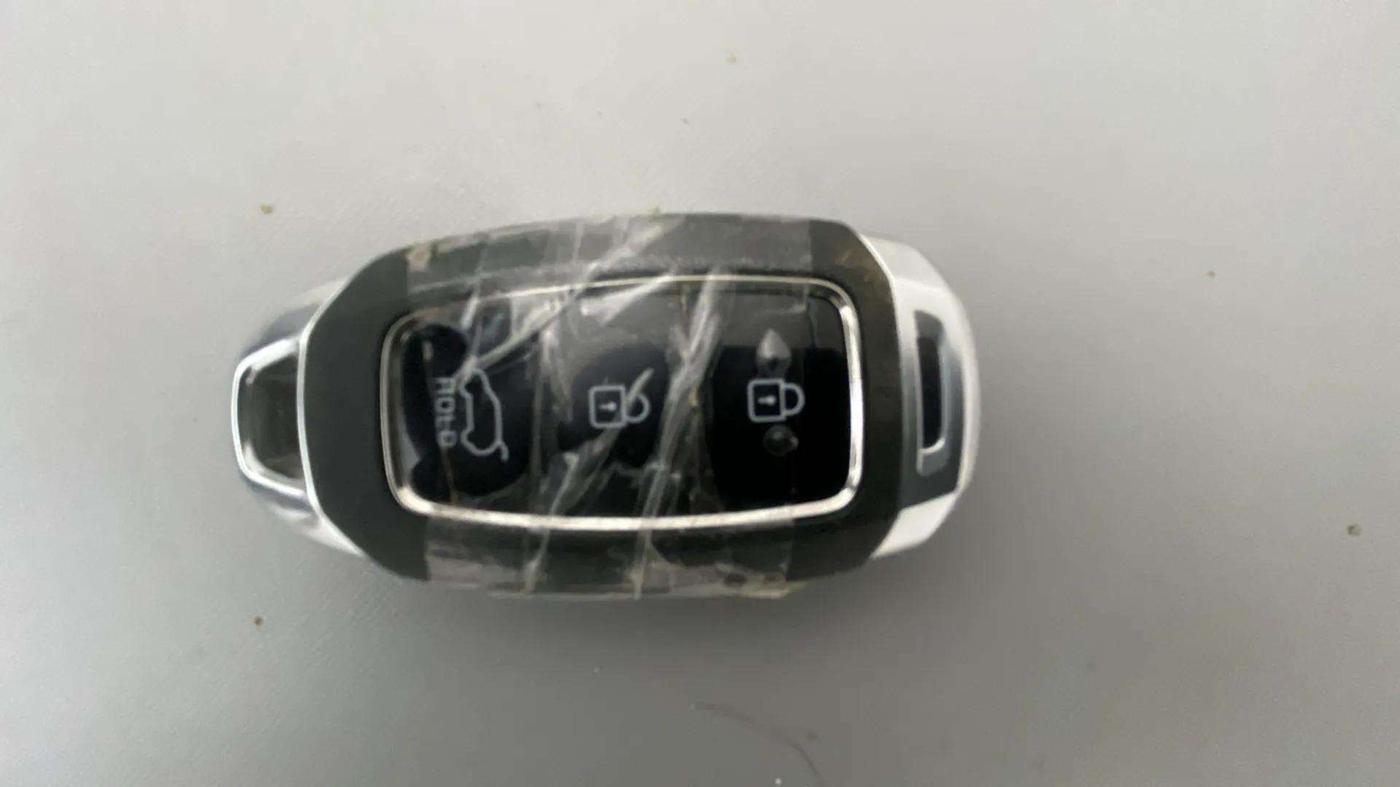 2023 Hyundai NEW I20 ASTA (O) 1.2 MT, Petrol, Manual, 6,548 km, Key Close Up