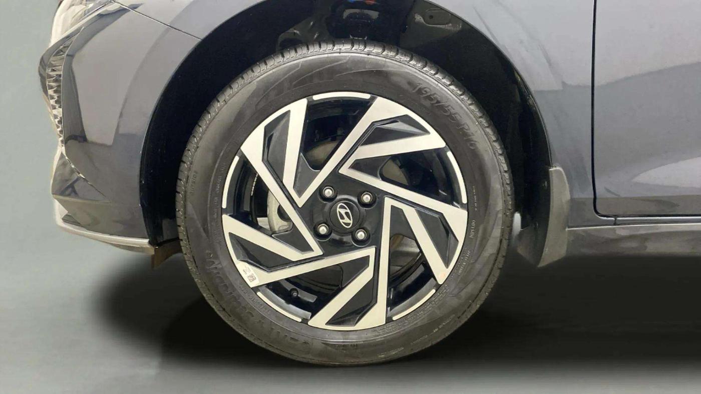 2023 Hyundai NEW I20 ASTA (O) 1.2 MT, Petrol, Manual, 6,548 km, Left Rear Wheel