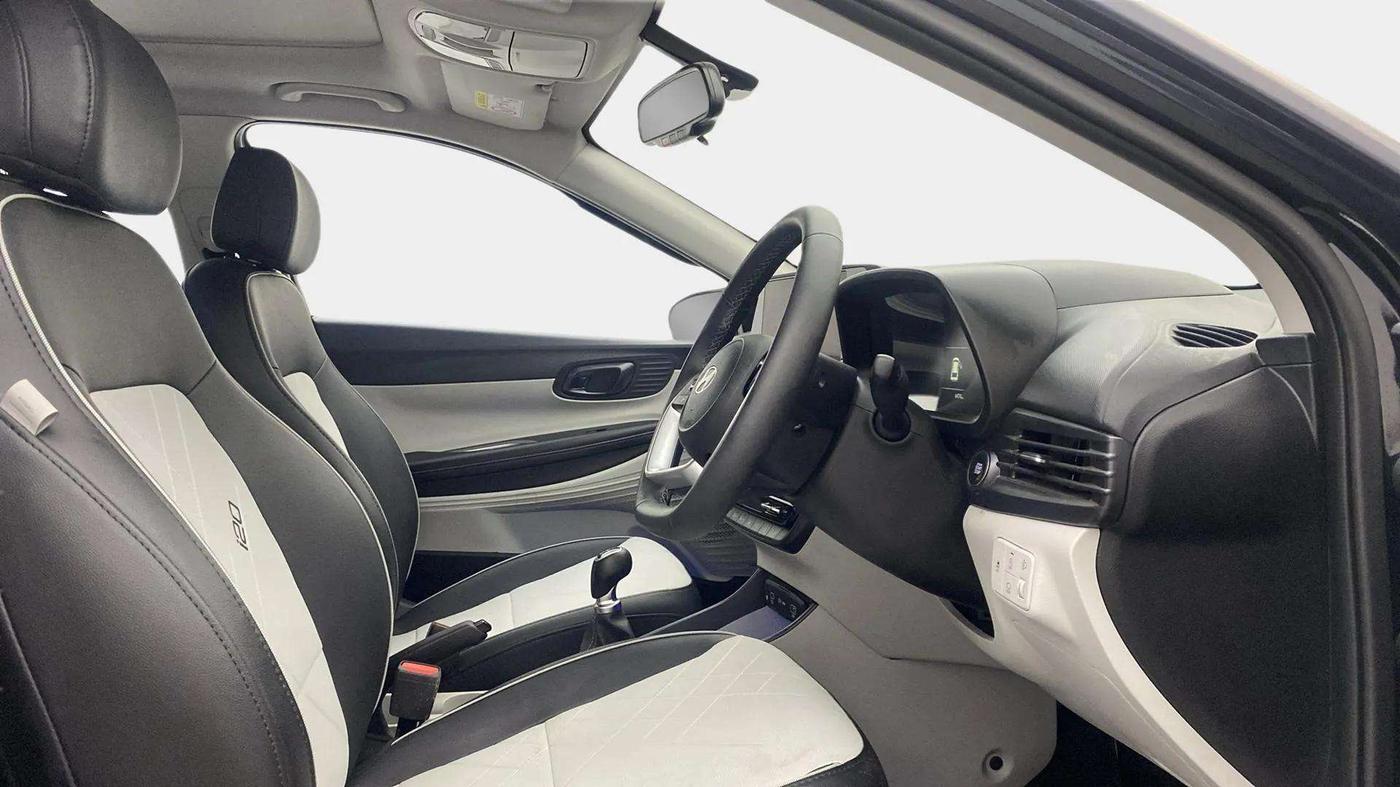 2023 Hyundai NEW I20 ASTA (O) 1.2 MT, Petrol, Manual, 6,548 km, Right Side Front Door Cabin