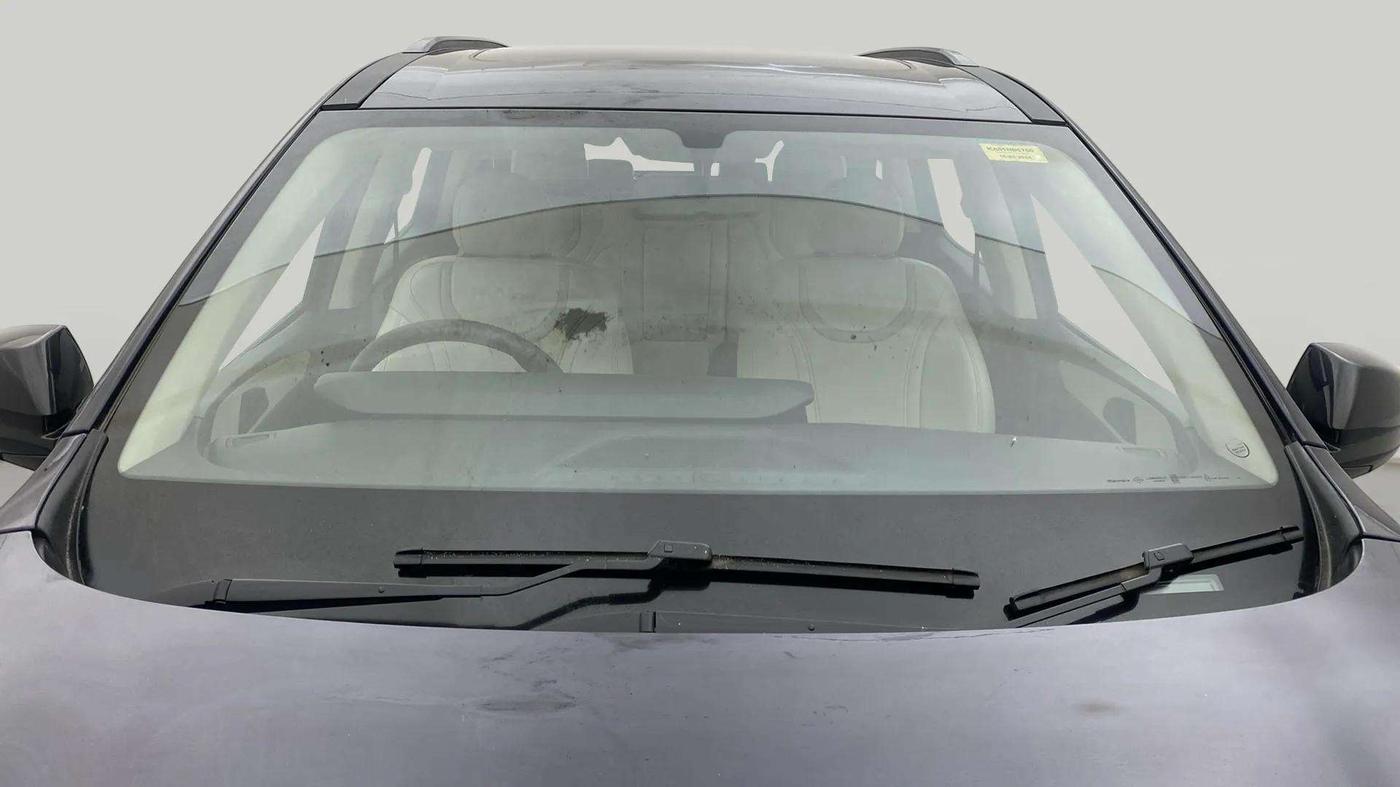 2024 Mahindra XUV700 AX 5 D MT 7 STR, Diesel, Manual, 25,587 km, Front Windshield