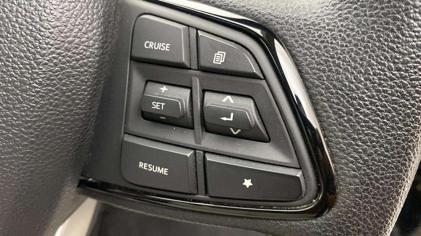 2024 Mahindra XUV700 AX 5 D MT 7 STR, Diesel, Manual, 25,587 km, Adaptive Cruise Control