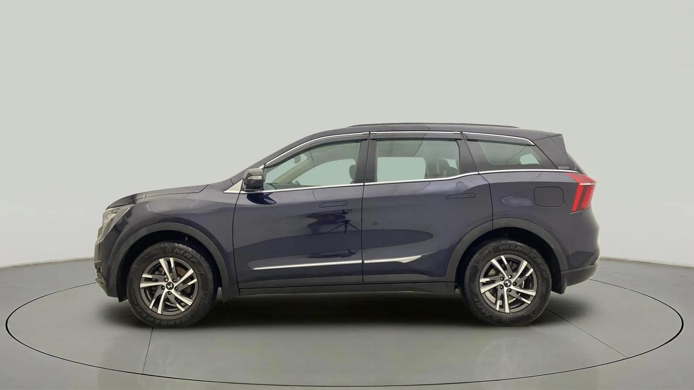 2024 Mahindra XUV700 AX 5 D MT 7 STR, Diesel, Manual, 25,587 km, Left Side
