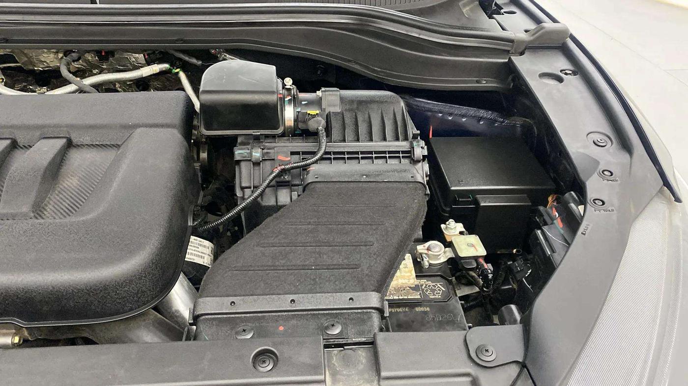 2024 Mahindra XUV700 AX 5 D MT 7 STR, Diesel, Manual, 25,587 km, Engine View - Left
