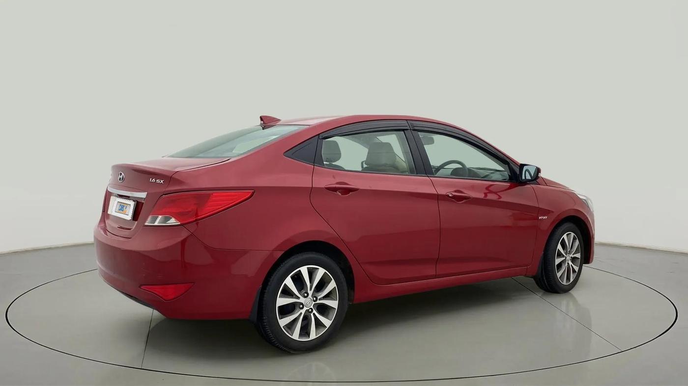 2017 Hyundai Verna 1.6 VTVT SX, Petrol, Manual, 30,785 km, Right Back Diagonal