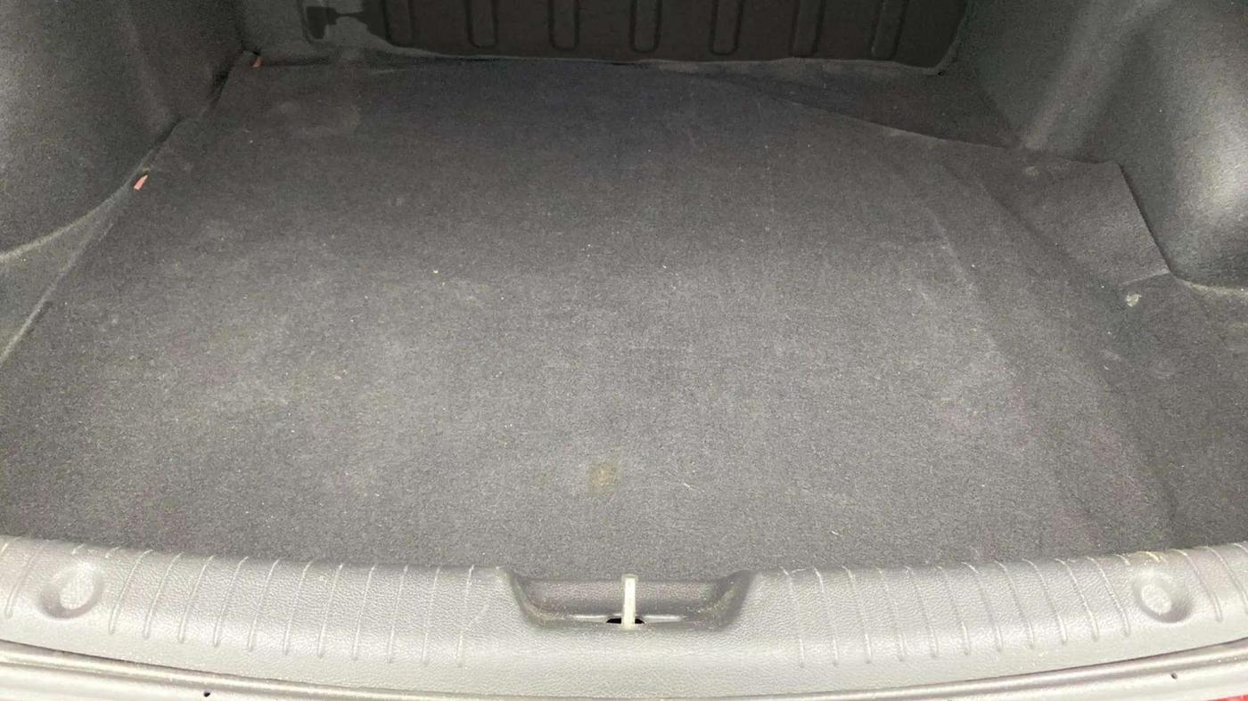 2017 Hyundai Verna 1.6 VTVT SX, Petrol, Manual, 30,785 km, Boot Inside