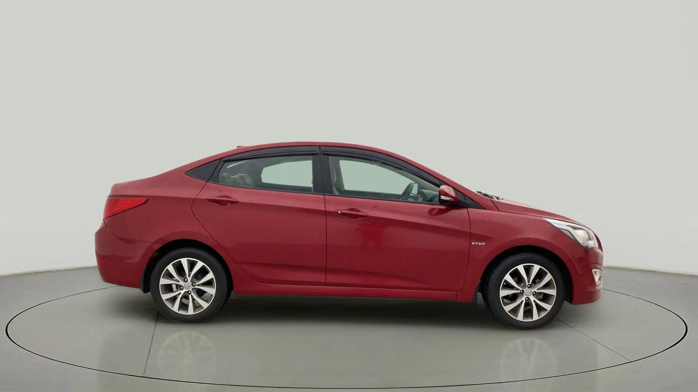 2017 Hyundai Verna 1.6 VTVT SX, Petrol, Manual, 30,785 km, Right Side View