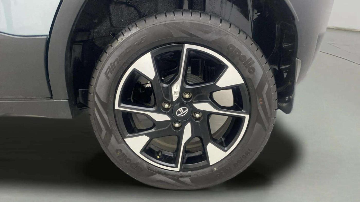 2023 Tata PUNCH ACCOMPLISHED MT, Petrol, Manual, 1,442 km, Left Rear Wheel
