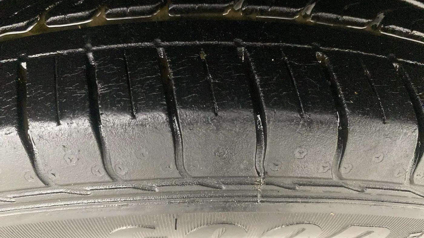2019 Tata NEXON XM PETROL, Petrol, Manual, 23,946 km, Left Front Tyre Tread
