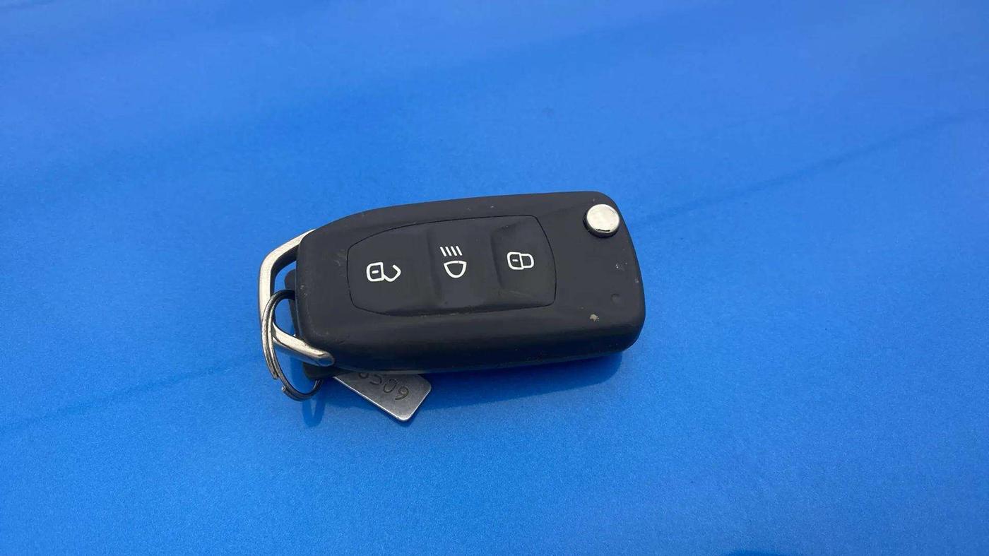 2019 Tata NEXON XM PETROL, Petrol, Manual, 23,946 km, Key Close Up