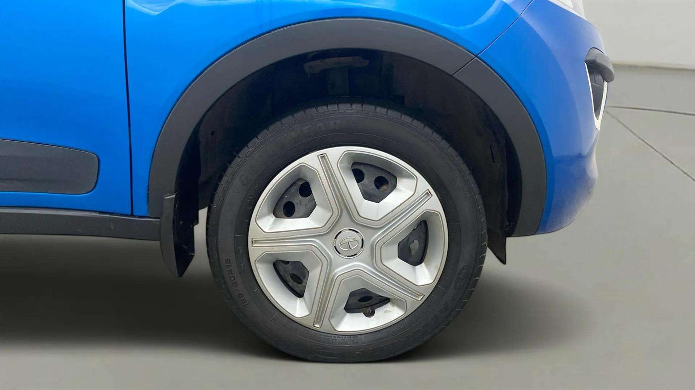 2019 Tata NEXON XM PETROL, Petrol, Manual, 23,946 km, Right Front Wheel