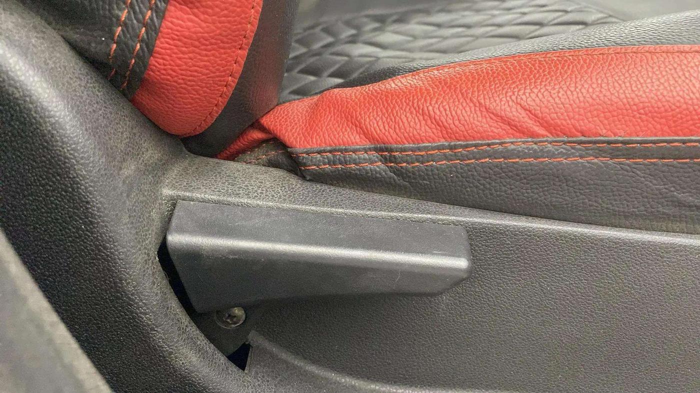 2019 Tata NEXON XM PETROL, Petrol, Manual, 23,946 km, Driver Side Adjustment Panel